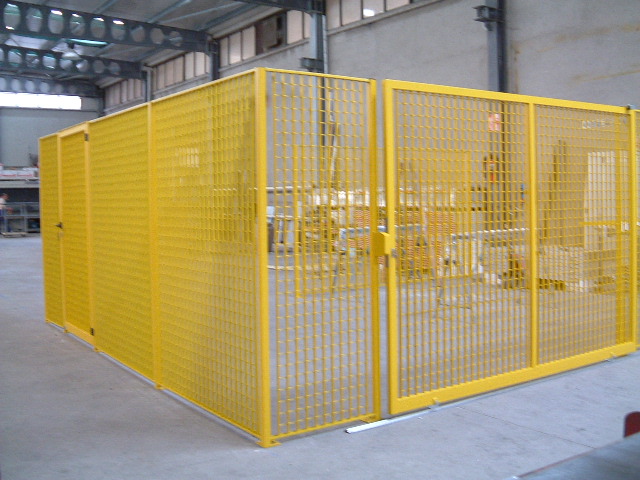 Box composto da recinzione metallica modulare